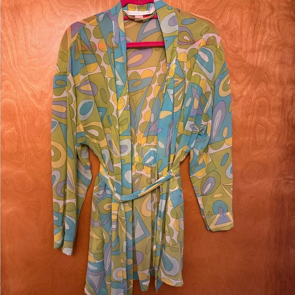 Victoria's Secret Multicolor Patterned Dressing Robe - Picture 1 of 10
